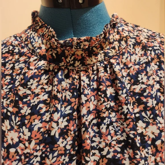 Vince Camuto Fresh Blooms Print 3/4 Sleeve Button Shoulder Chiffon Blouse size M - Picture 5 of 14